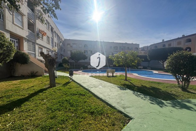 Z drugiej ręki - Mieszkanie w bloku -
Torrevieja - Costa Blanca