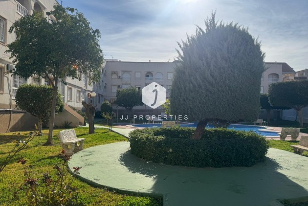 Z drugiej ręki - Mieszkanie w bloku -
Torrevieja - Costa Blanca