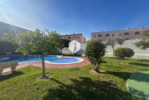 Z drugiej ręki - Mieszkanie w bloku -
Torrevieja - Costa Blanca