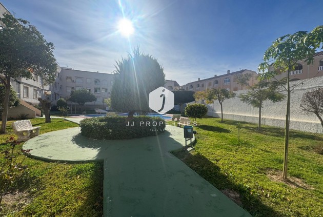 Z drugiej ręki - Mieszkanie w bloku -
Torrevieja - Costa Blanca