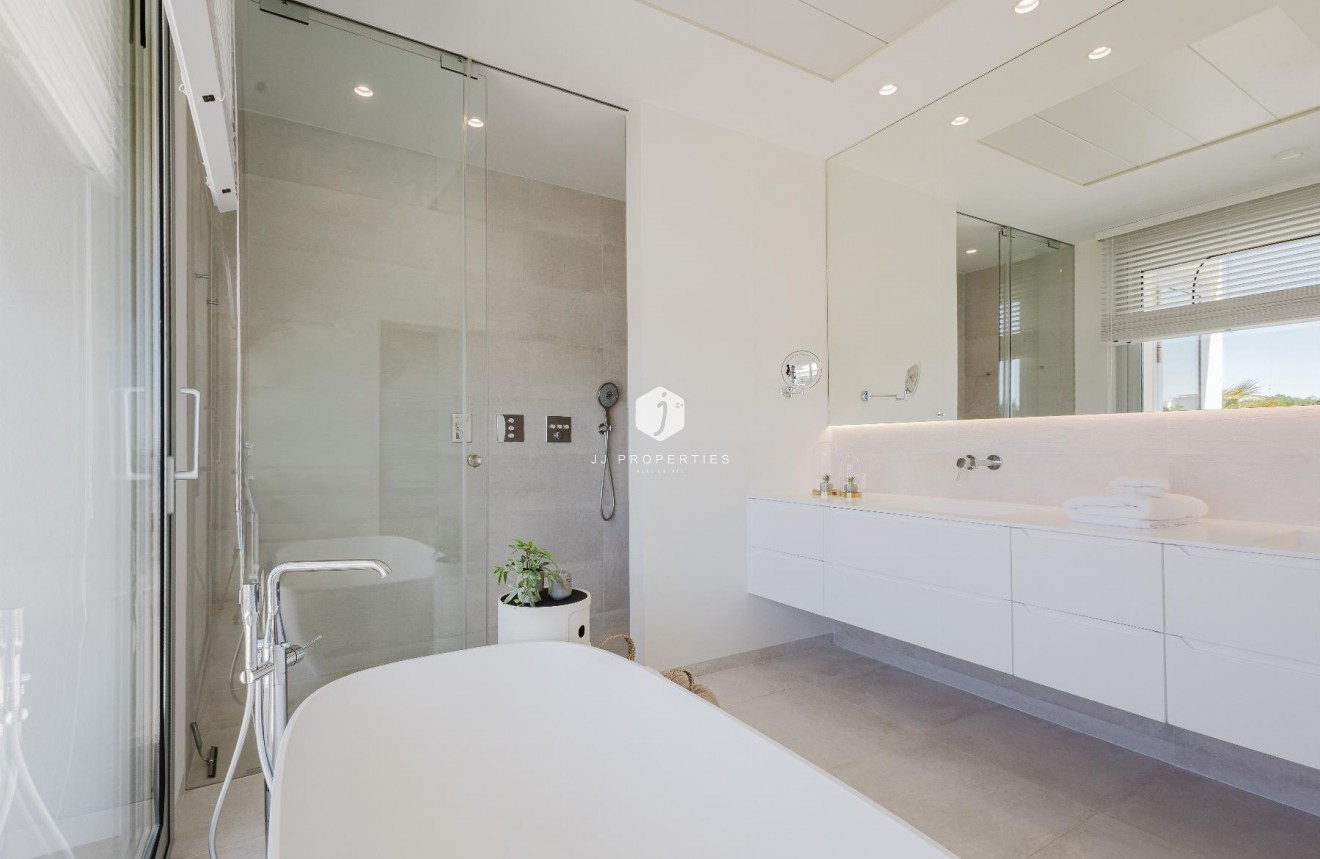 Resale - Villa -
Orihuela Costa - Costa Blanca