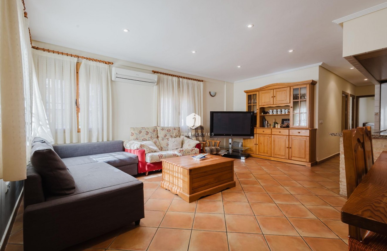Resale - Bungalow -
Torrevieja - Costa Blanca