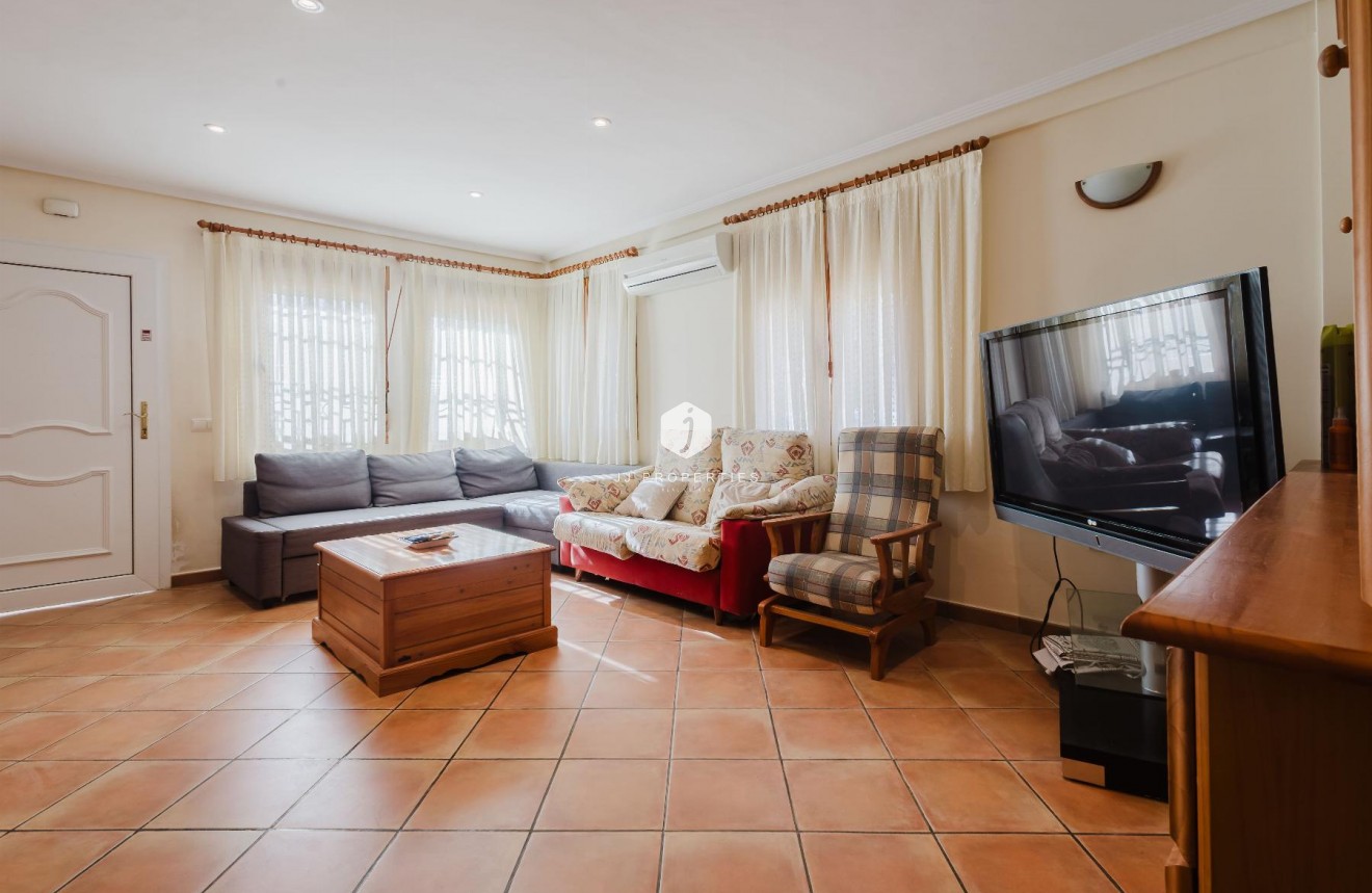 Resale - Bungalow -
Torrevieja - Costa Blanca