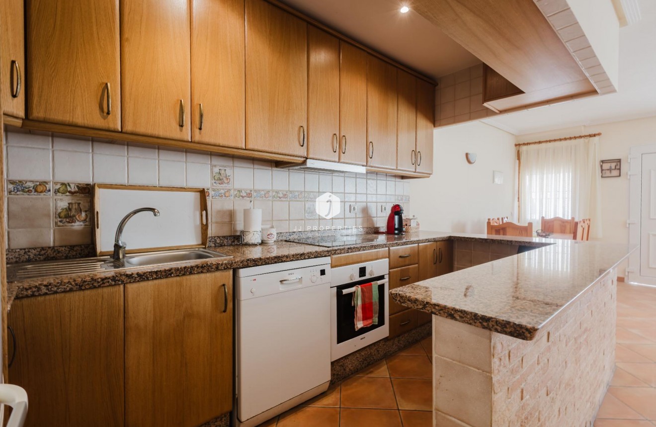 Resale - Bungalow -
Torrevieja - Costa Blanca
