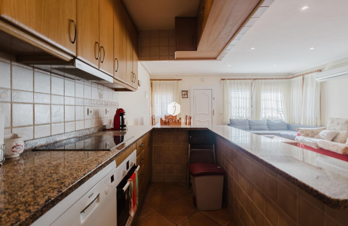 Resale - Bungalow -
Torrevieja - Costa Blanca