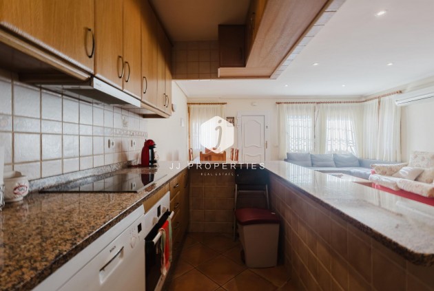 Resale - Bungalow -
Torrevieja - Costa Blanca