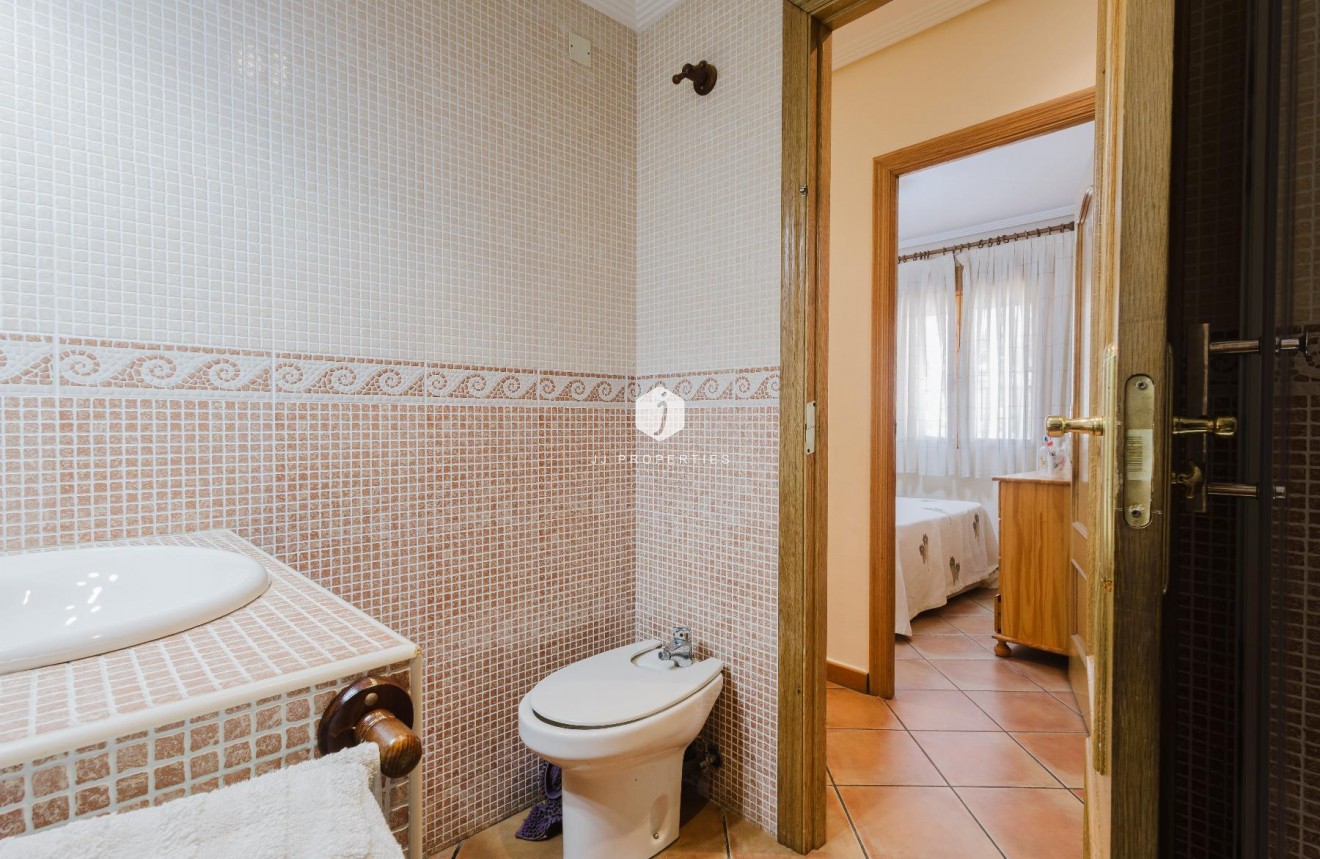 Resale - Bungalow -
Torrevieja - Costa Blanca