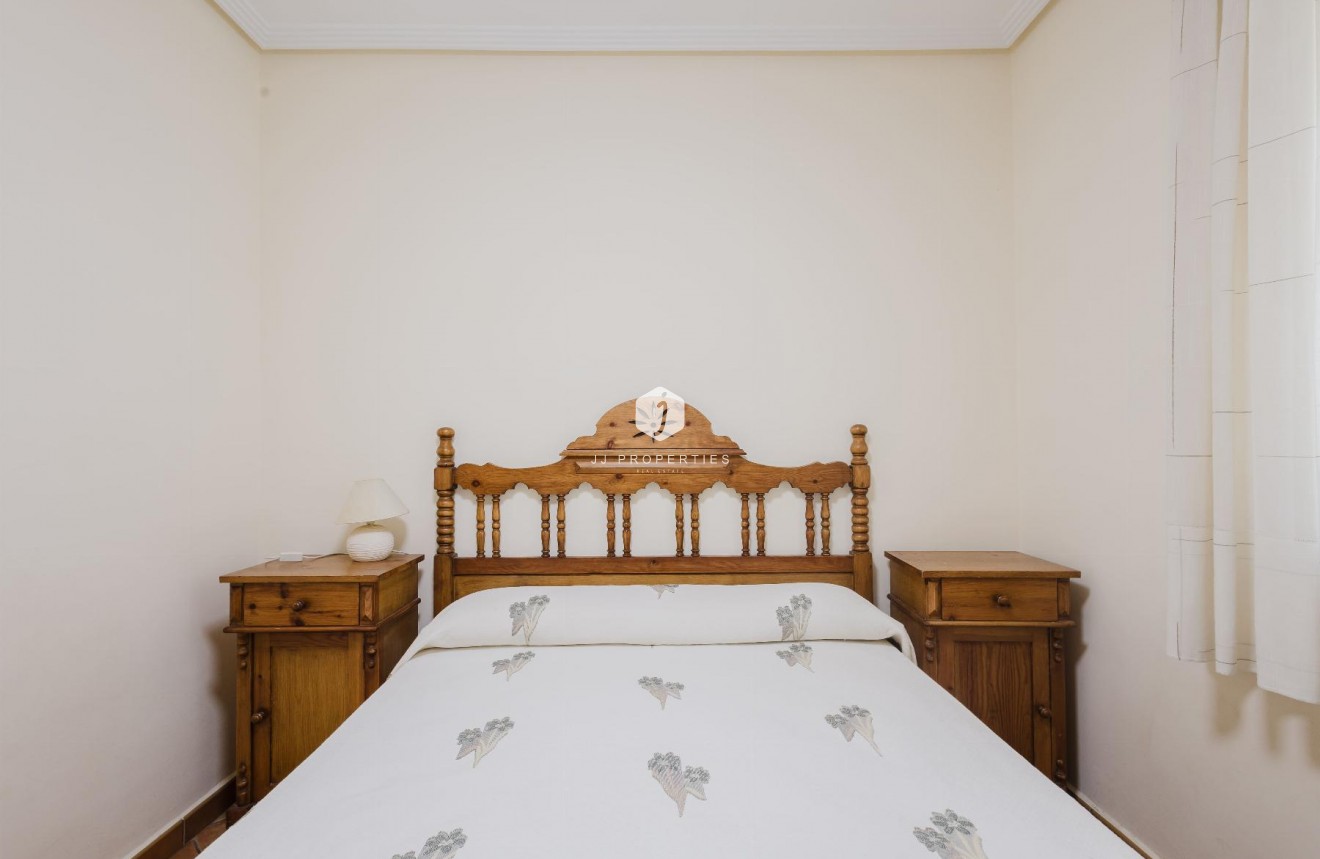 Resale - Bungalow -
Torrevieja - Costa Blanca