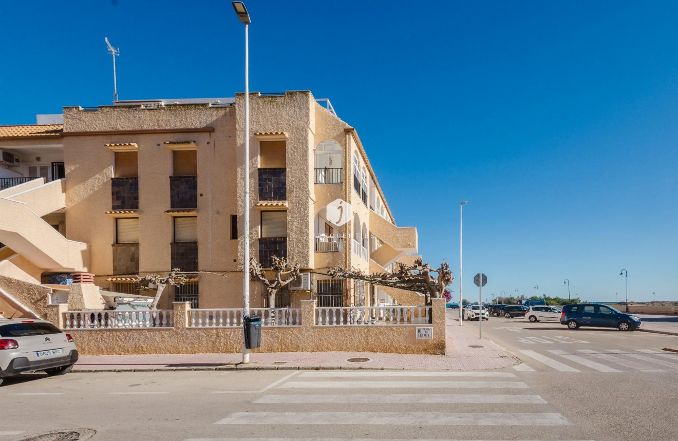 Resale - Bungalow -
Torrevieja - Costa Blanca