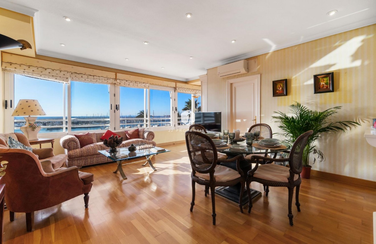 Resale - Apartment / flat -
Torrevieja - Costa Blanca