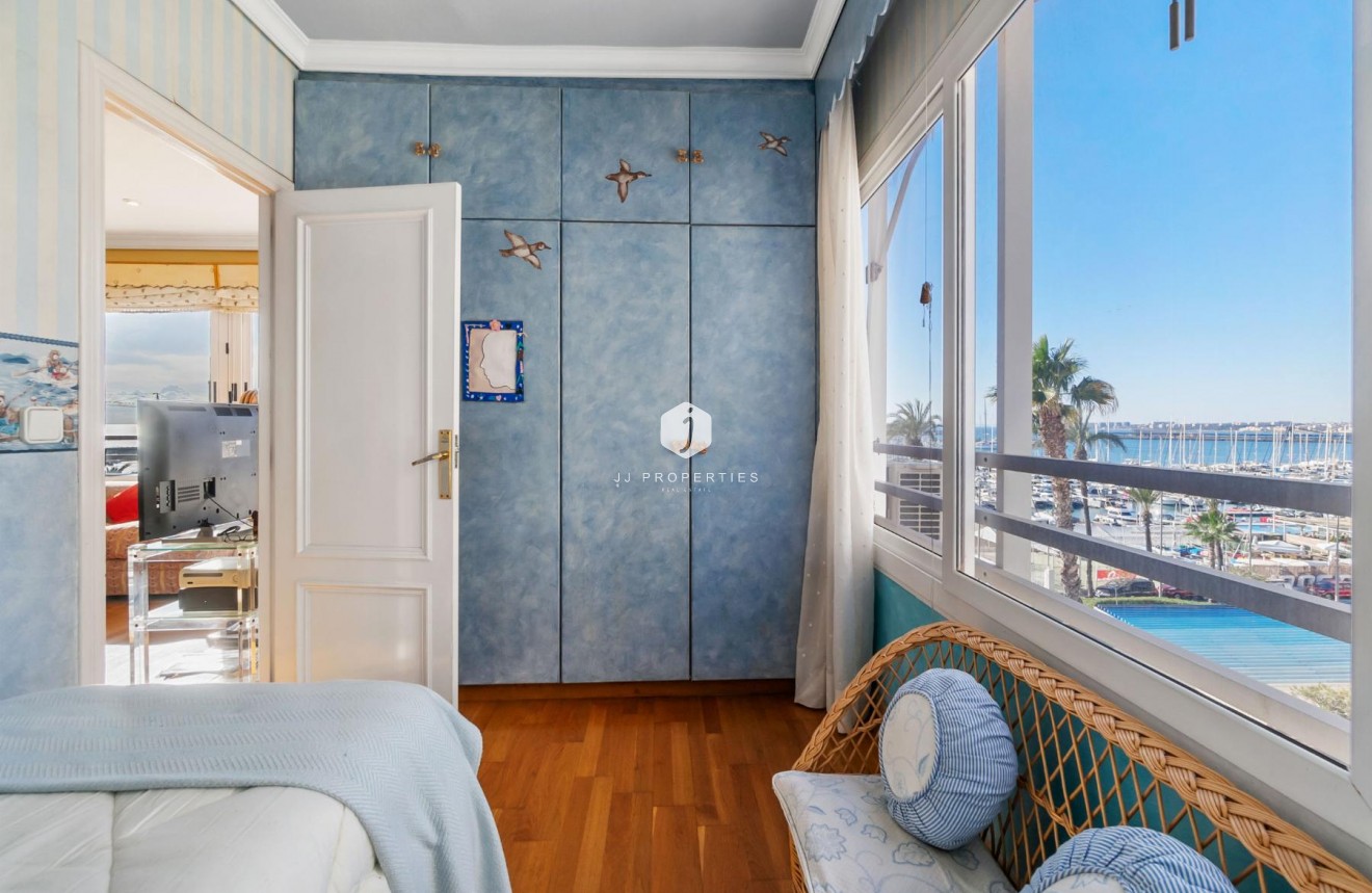Resale - Apartment / flat -
Torrevieja - Costa Blanca
