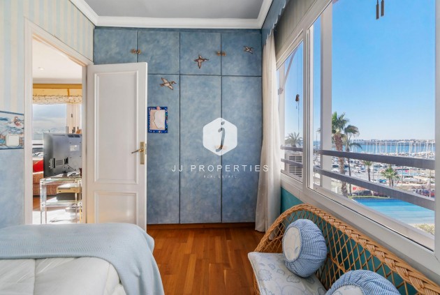 Resale - Apartment / flat -
Torrevieja - Costa Blanca