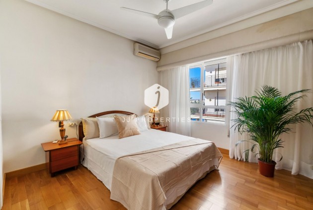 Resale - Apartment / flat -
Torrevieja - Costa Blanca