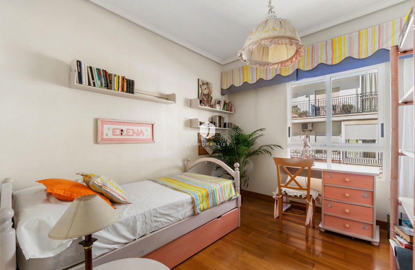 Resale - Apartment / flat -
Torrevieja - Costa Blanca