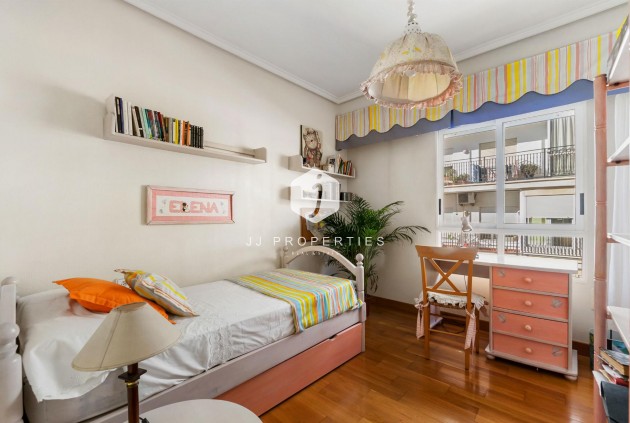 Resale - Apartment / flat -
Torrevieja - Costa Blanca