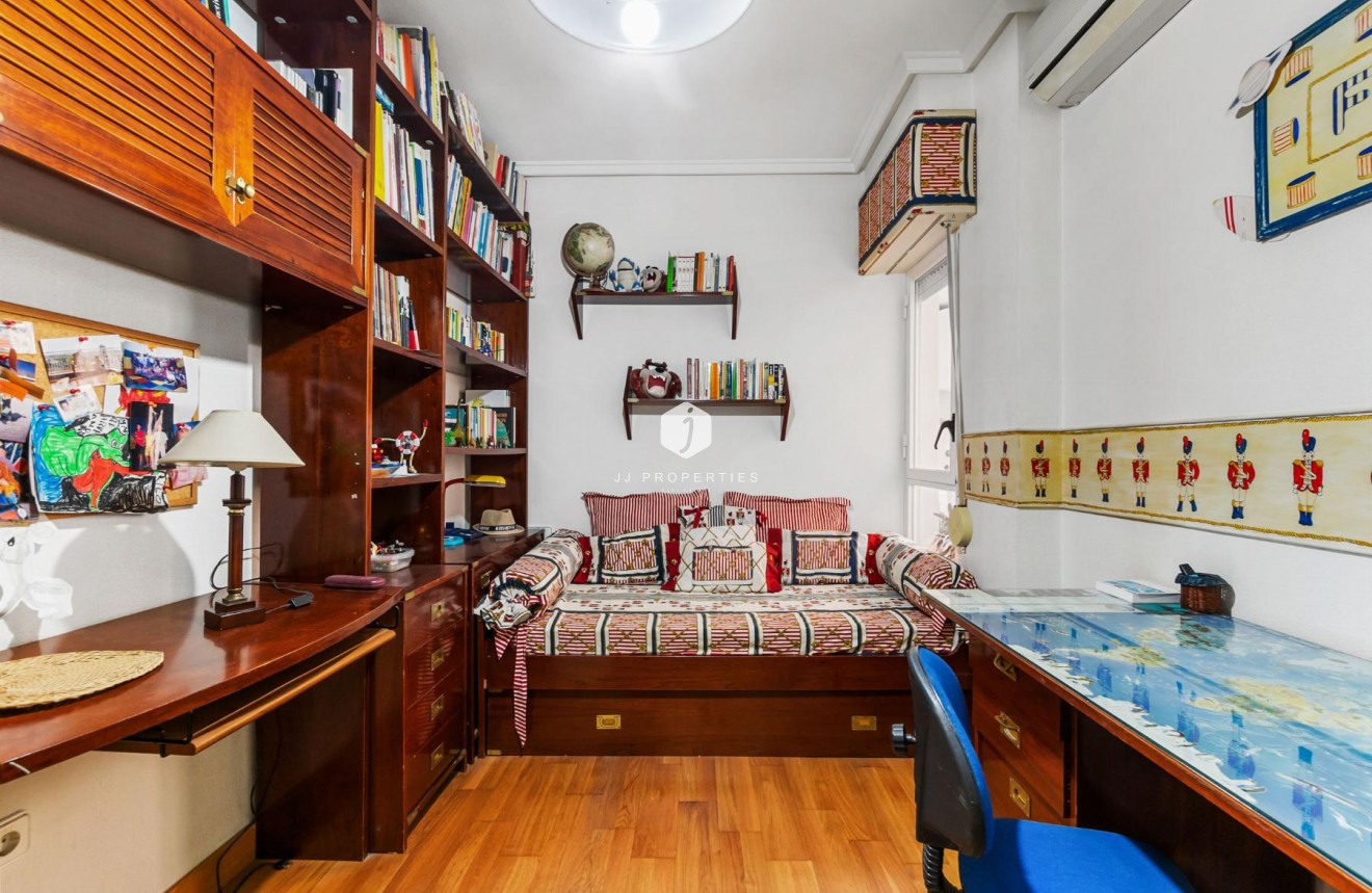 Resale - Apartment / flat -
Torrevieja - Costa Blanca