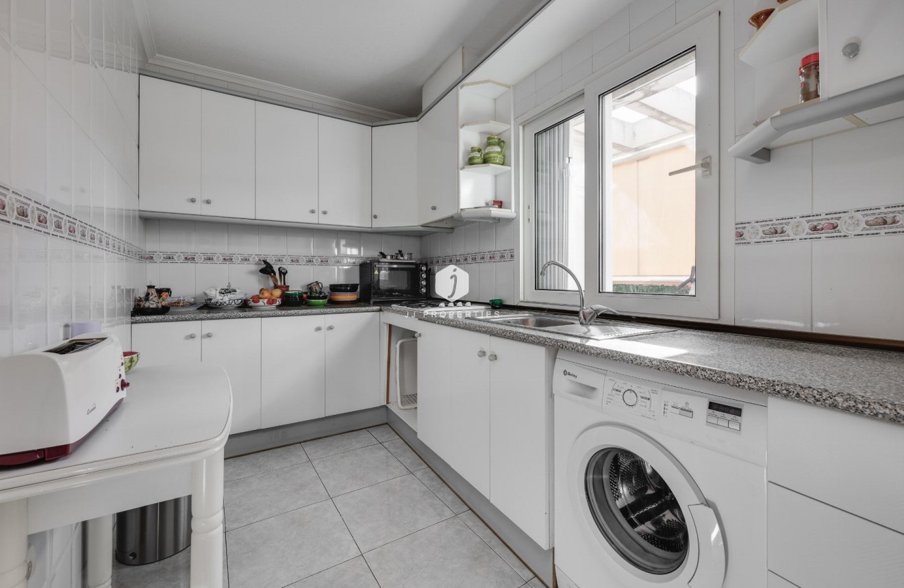 Resale - Apartment / flat -
Torrevieja - Costa Blanca