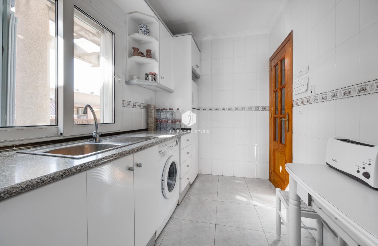 Resale - Apartment / flat -
Torrevieja - Costa Blanca