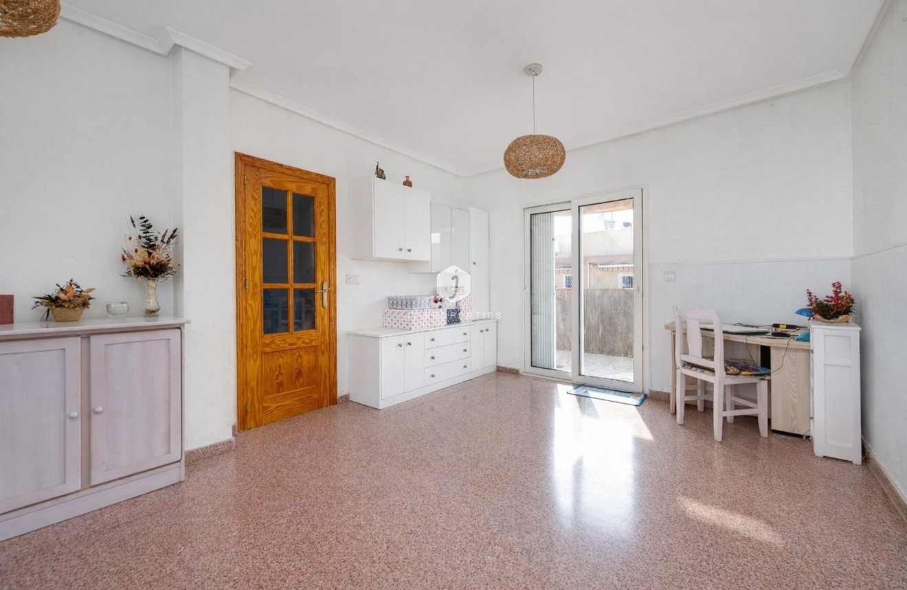 Resale - Apartment / flat -
Torrevieja - Costa Blanca