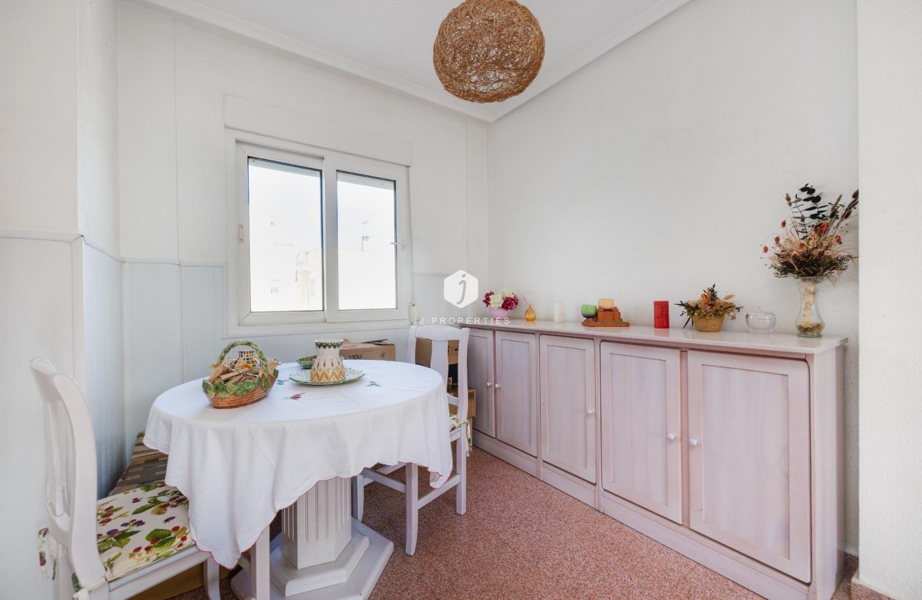 Resale - Apartment / flat -
Torrevieja - Costa Blanca