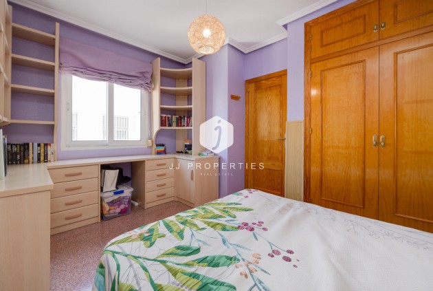 Resale - Apartment / flat -
Torrevieja - Costa Blanca