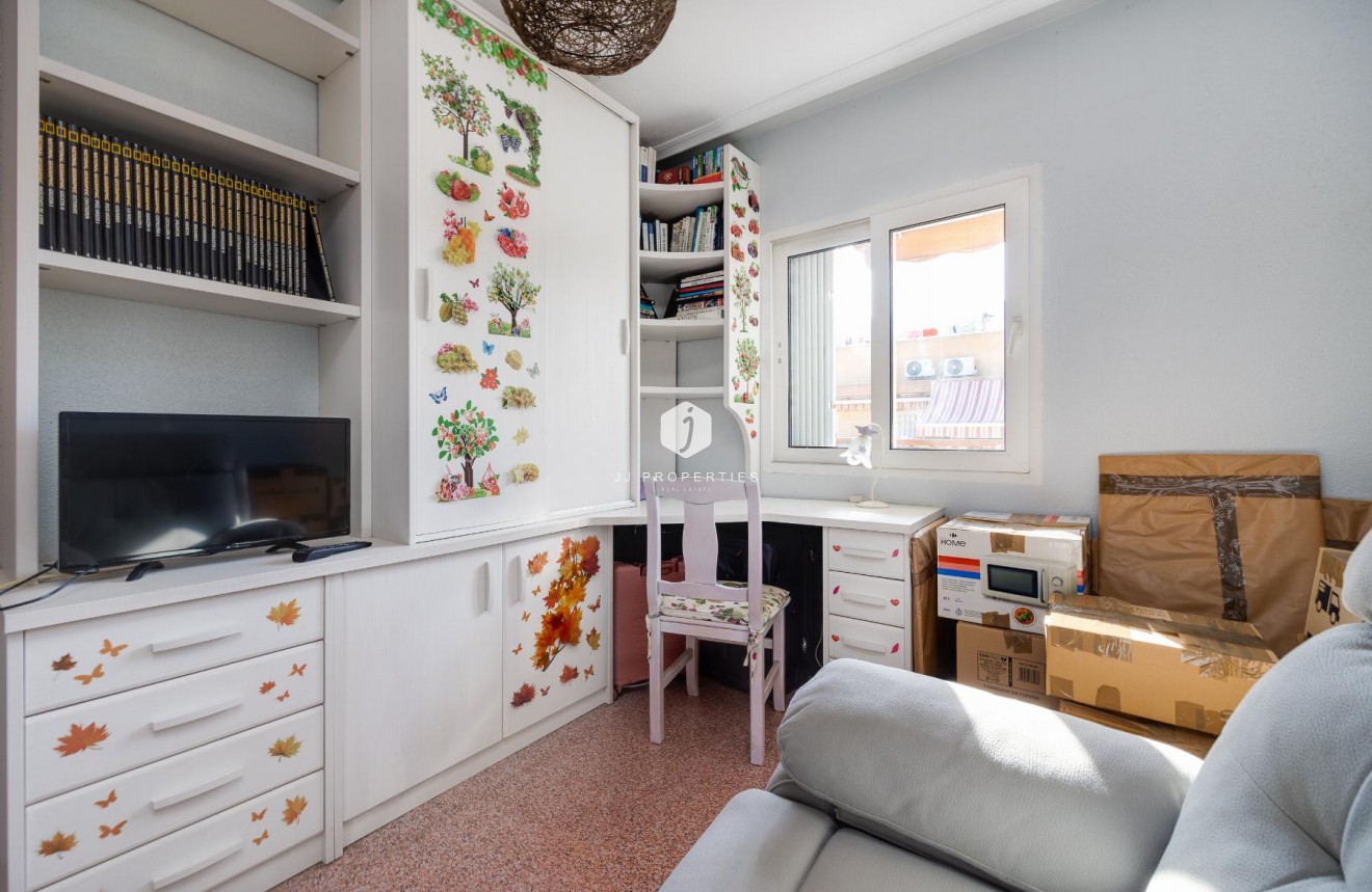 Resale - Apartment / flat -
Torrevieja - Costa Blanca