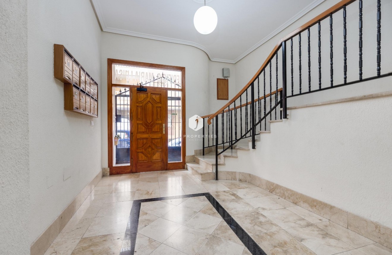Resale - Apartment / flat -
Torrevieja - Costa Blanca