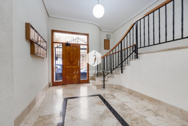 Resale - Apartment / flat -
Torrevieja - Costa Blanca