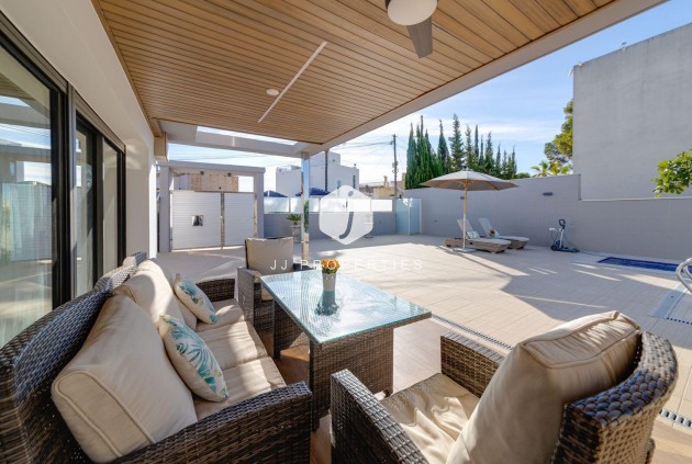 Resale - Villa -
Torrevieja - Costa Blanca