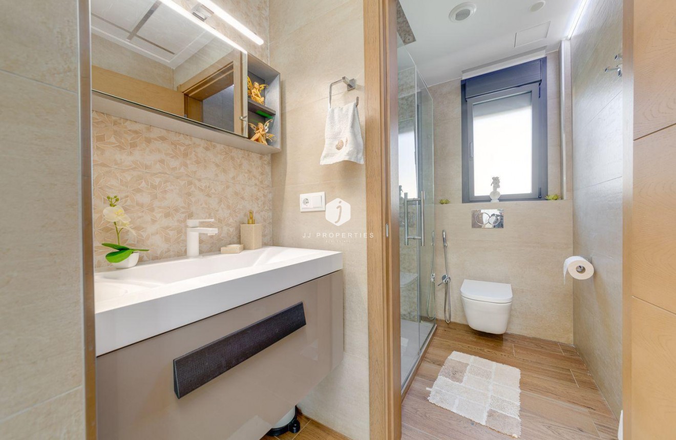 Resale - Villa -
Torrevieja - Costa Blanca