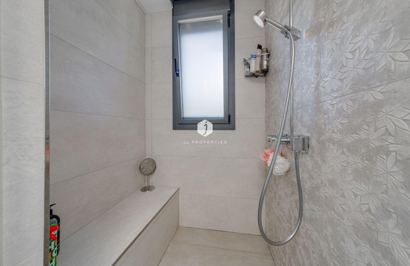 Resale - Villa -
Torrevieja - Costa Blanca