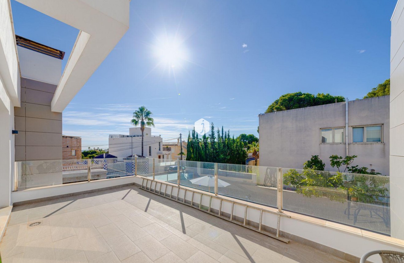 Resale - Villa -
Torrevieja - Costa Blanca