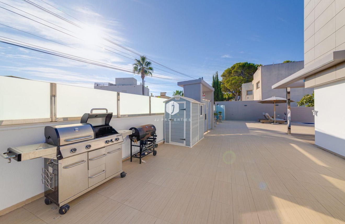 Resale - Villa -
Torrevieja - Costa Blanca