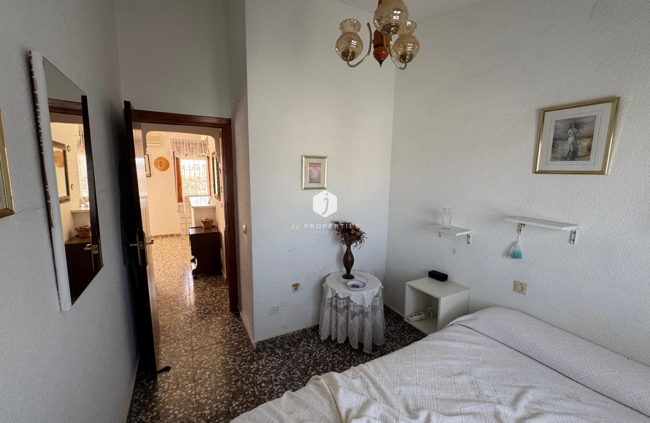 D'occasion - Chalet -
Torrevieja - Costa Blanca