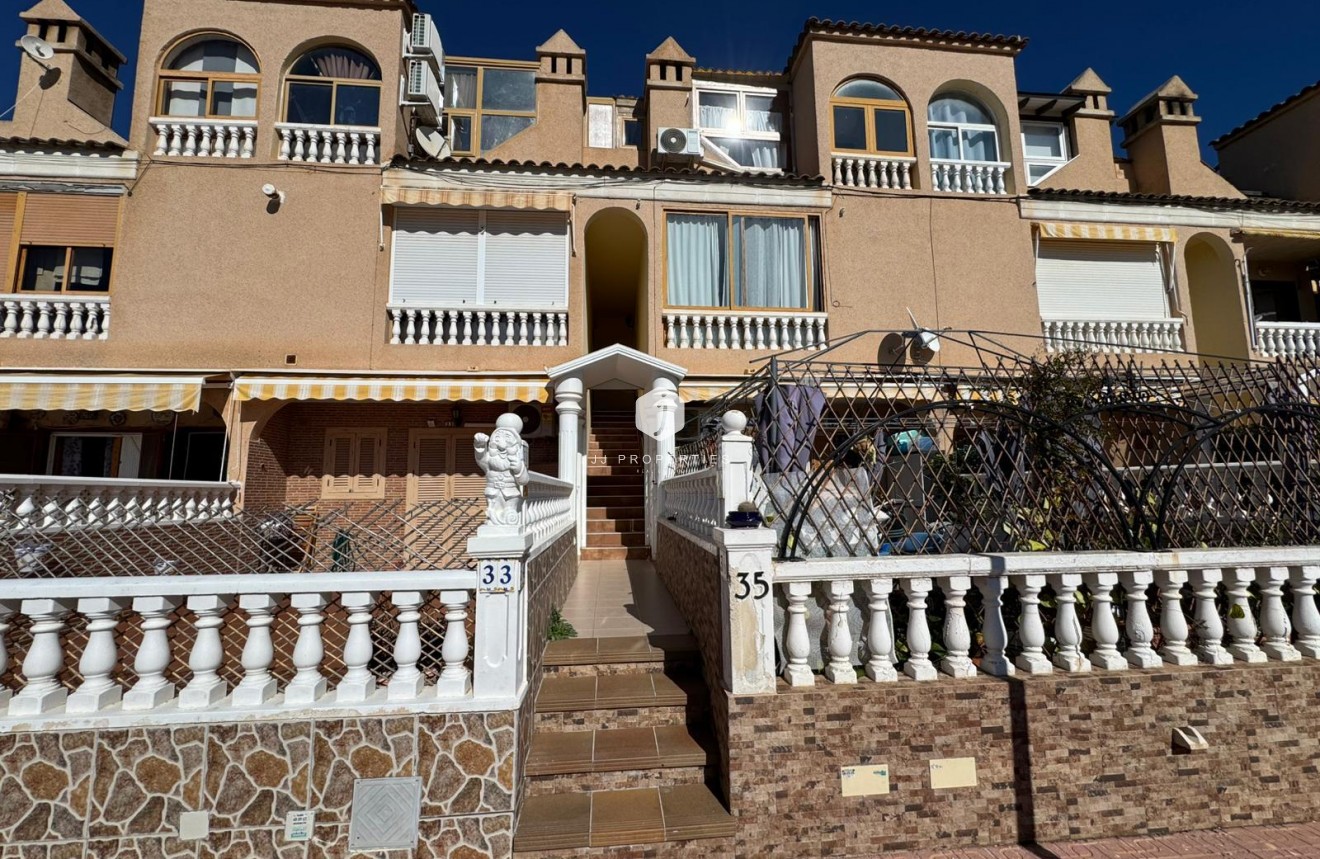 Resale - Bungalow -
Torrevieja - Costa Blanca