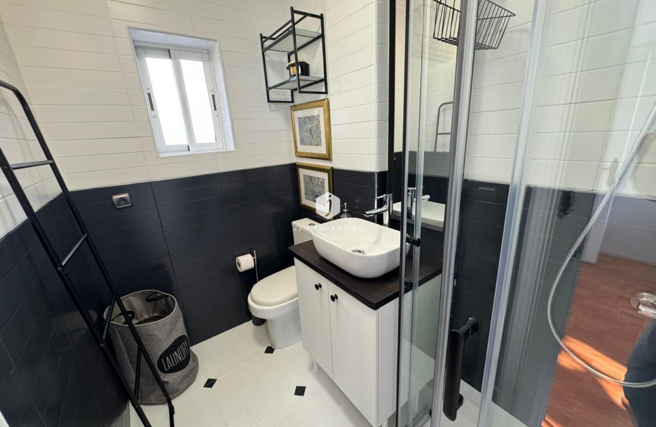 Resale - Bungalow -
Torrevieja - Costa Blanca