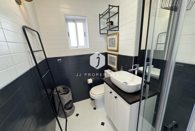Resale - Bungalow -
Torrevieja - Costa Blanca
