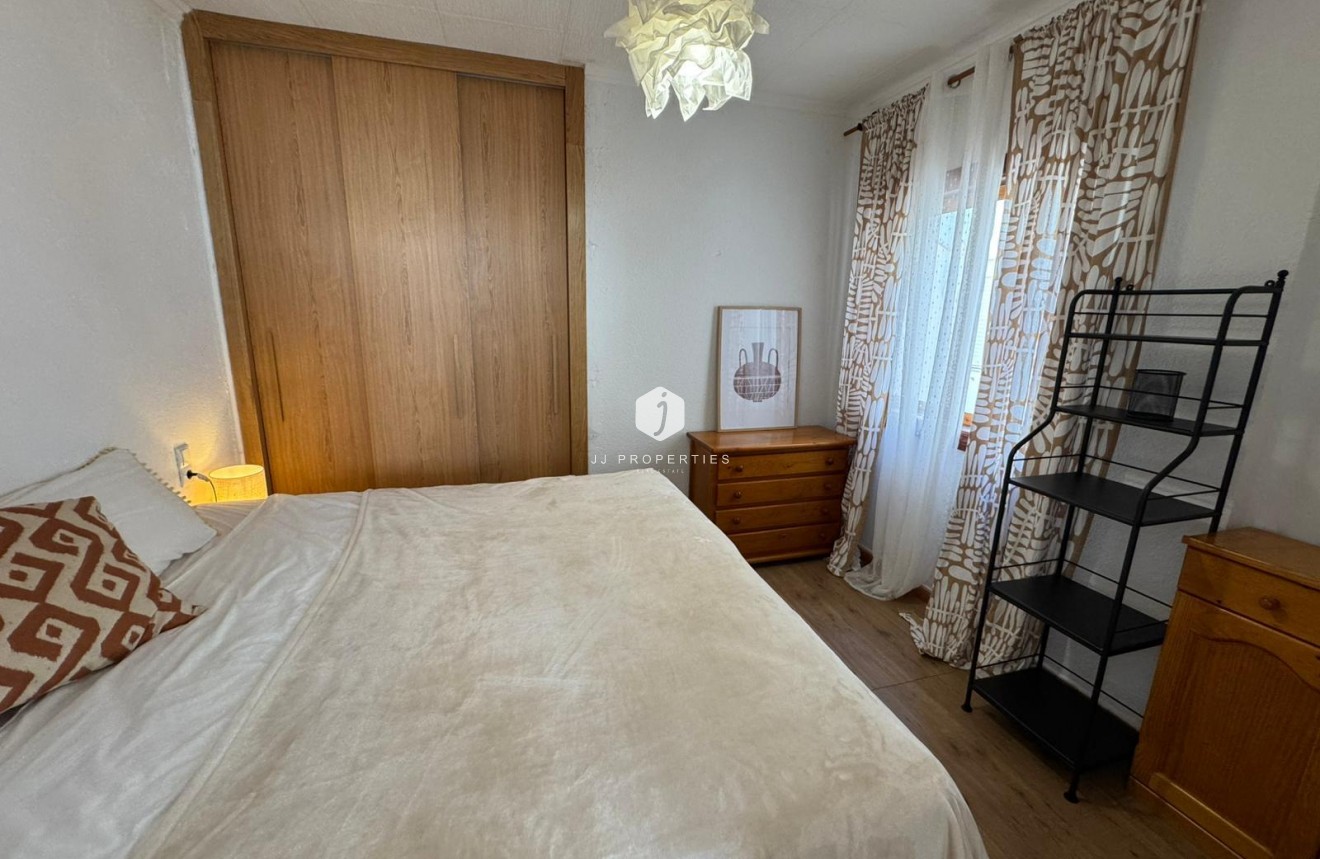 Resale - Bungalow -
Torrevieja - Costa Blanca