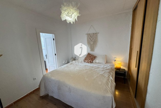 Resale - Bungalow -
Torrevieja - Costa Blanca