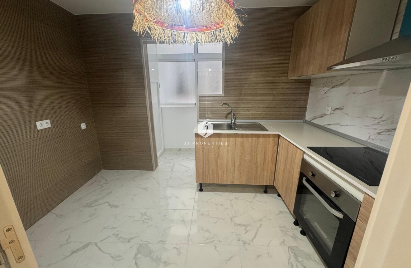 D'occasion - Appartement -
Torrevieja - Costa Blanca