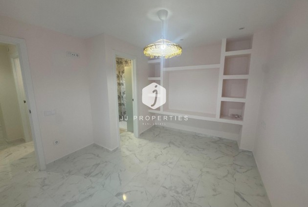 D'occasion - Appartement -
Torrevieja - Costa Blanca
