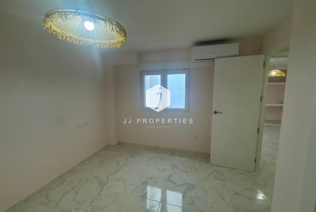D'occasion - Appartement -
Torrevieja - Costa Blanca