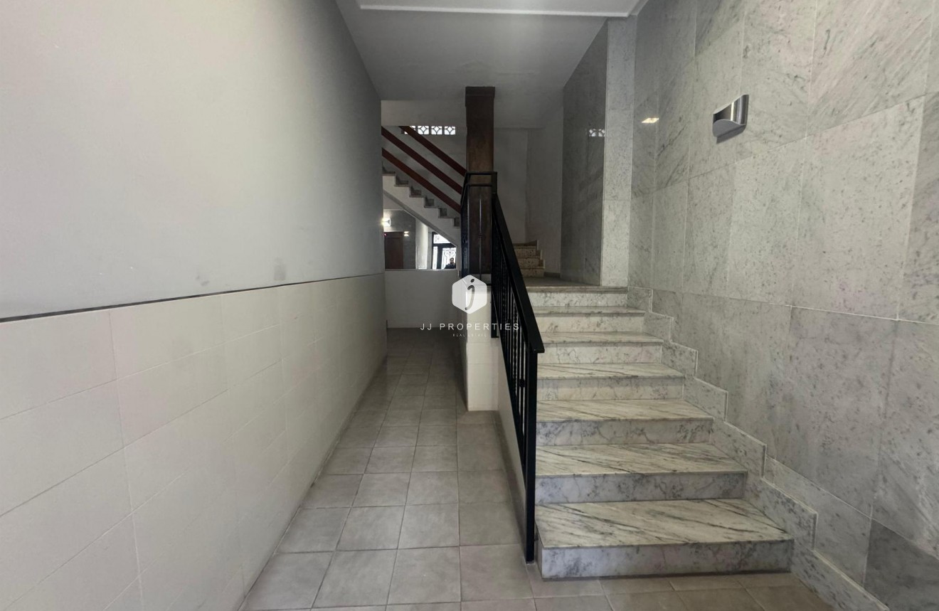 D'occasion - Appartement -
Torrevieja - Costa Blanca