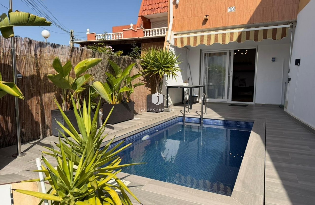 Resale - Chalet -
Torrevieja - Los Frutales