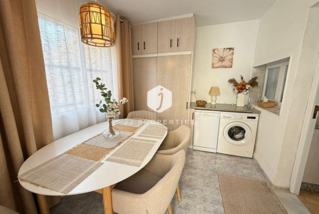 Resale - Chalet -
Torrevieja - Los Frutales