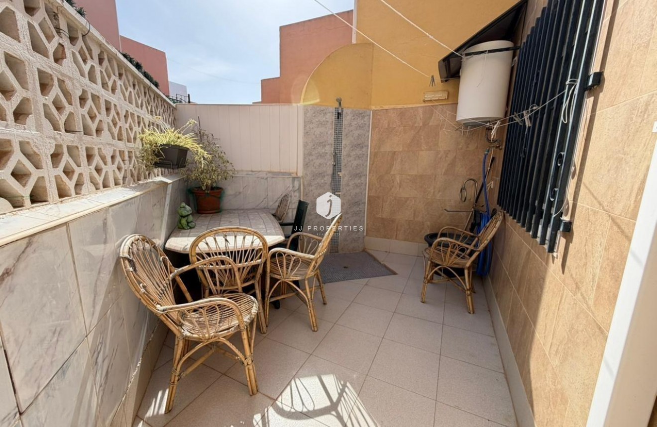 Resale - Chalet -
Torrevieja - Los Frutales