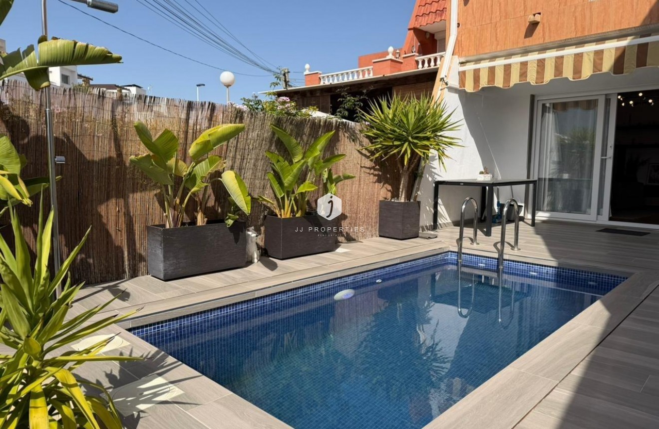 Resale - Chalet -
Torrevieja - Los Frutales