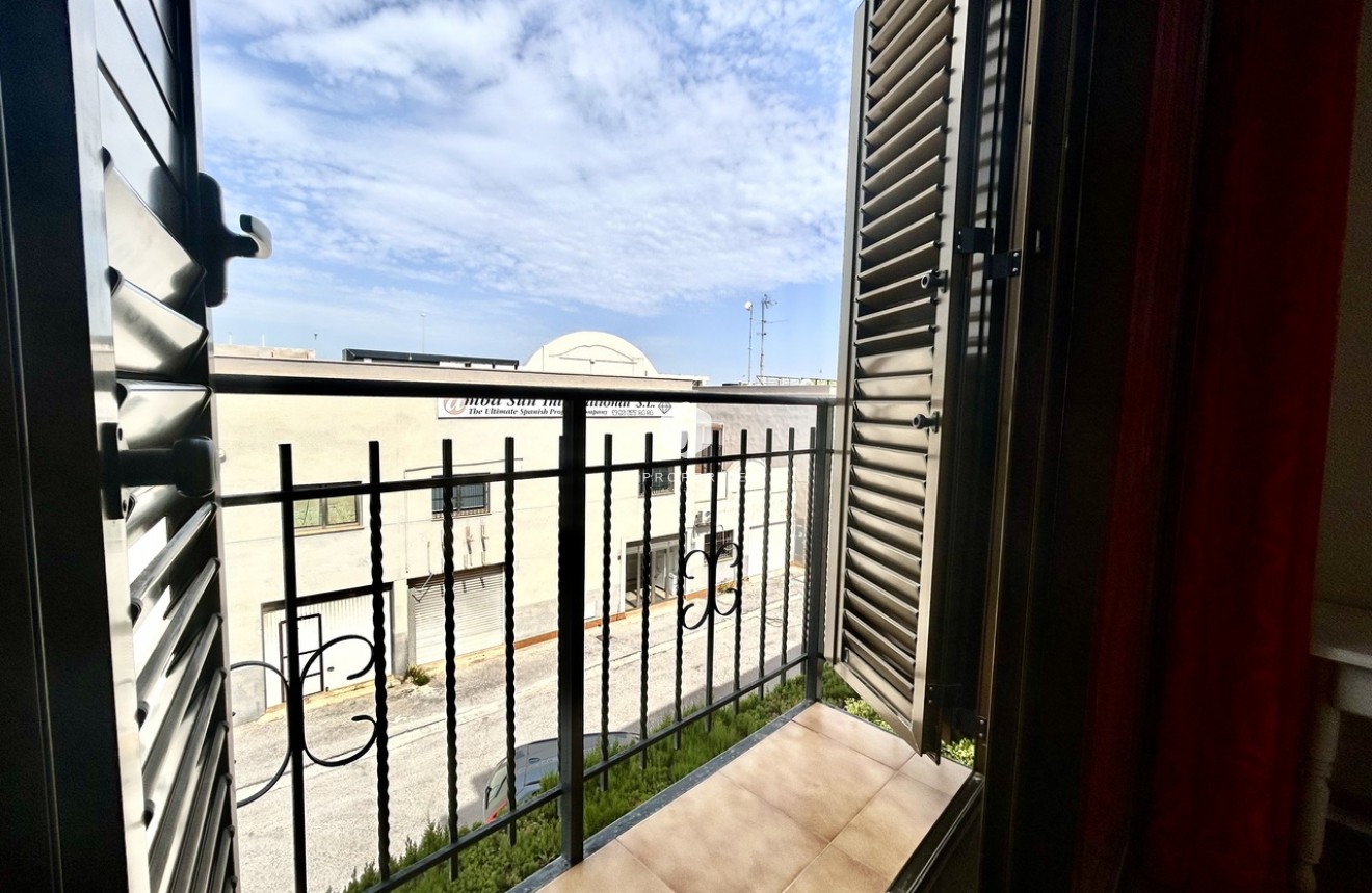 Resale - Apartment / flat -
Cabo Roig - Costa Blanca