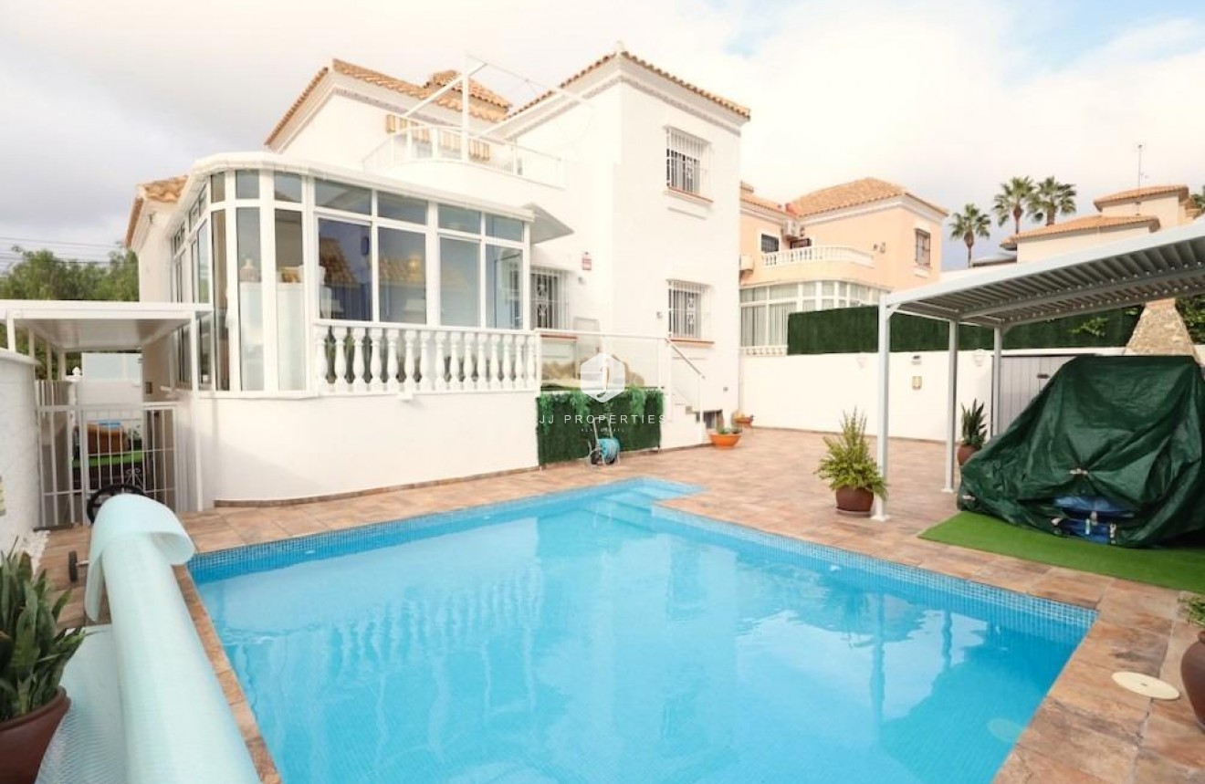 Resale - Villa -
San Miguel de Salinas - Inland