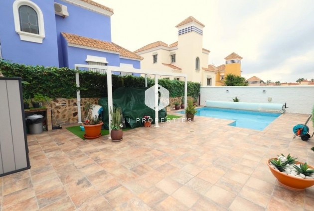 Resale - Villa -
San Miguel de Salinas - Inland